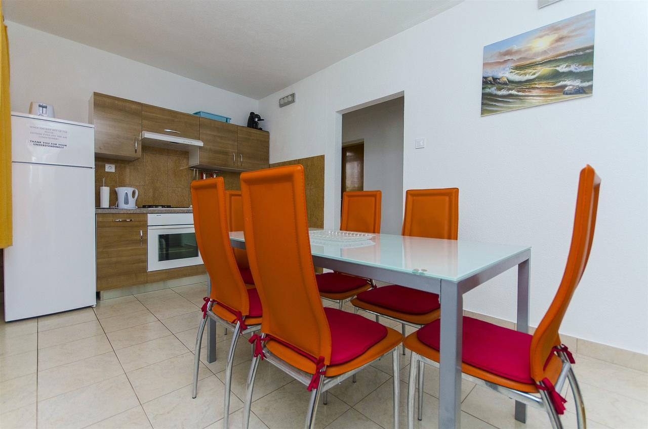 Apartments Karlo Trogir Exteriör bild