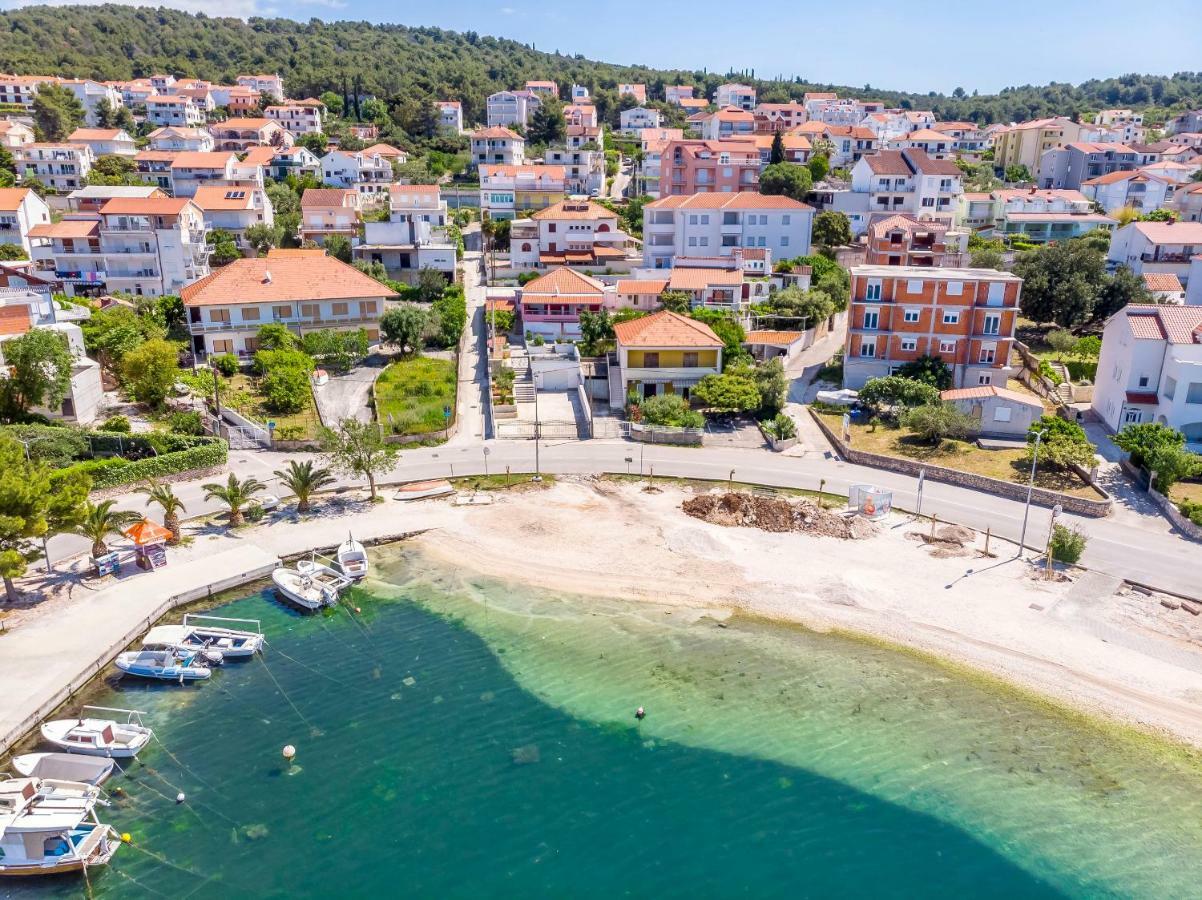 Apartments Karlo Trogir Exteriör bild
